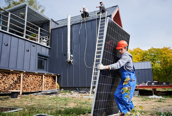 Recomendaciones para adoptar energías limpias en su negocio.